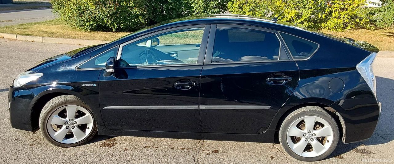 Toyota Prius | 3