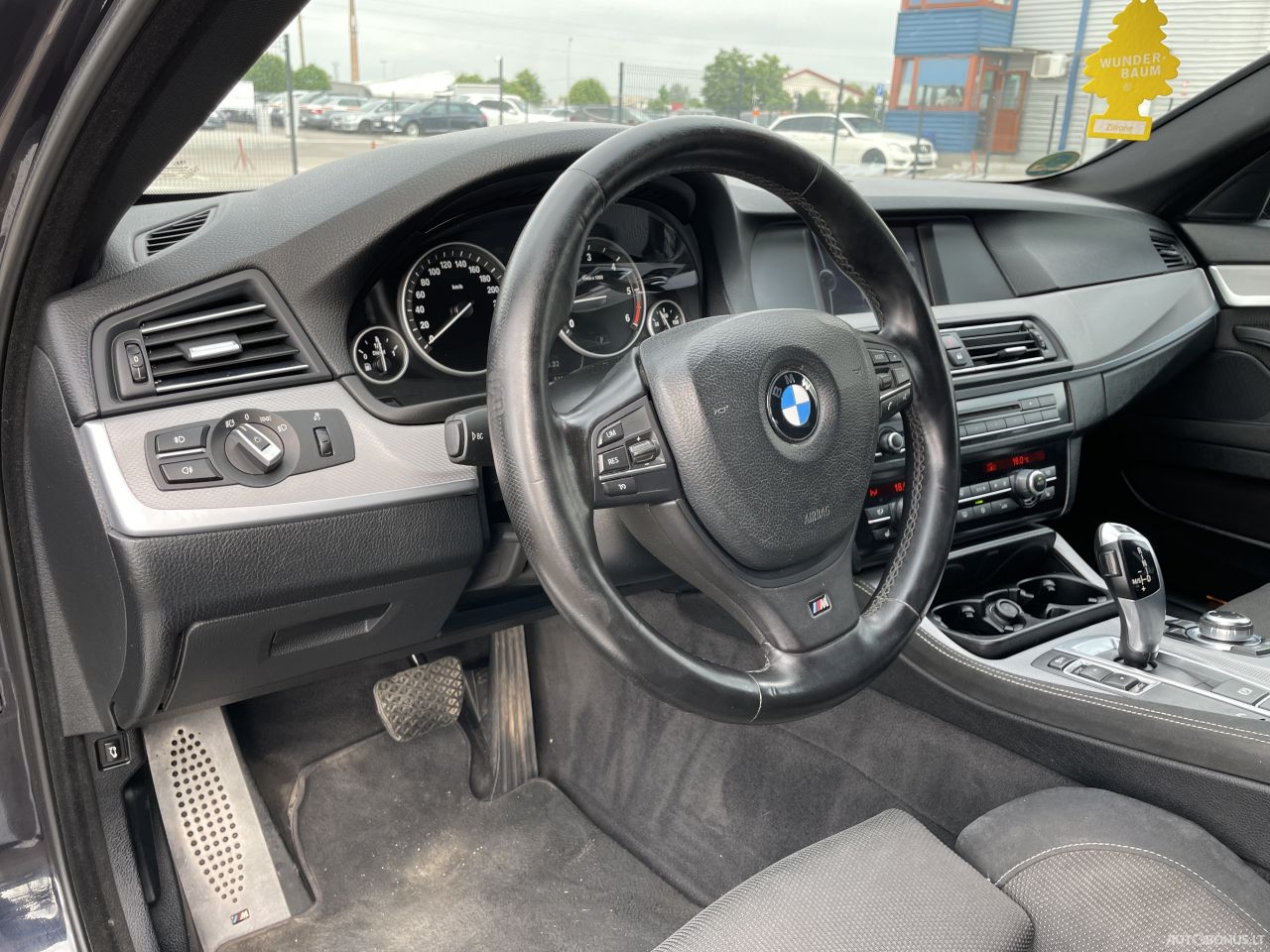 BMW 520 | 11