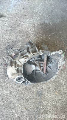 Peugeot 406, Sedanas