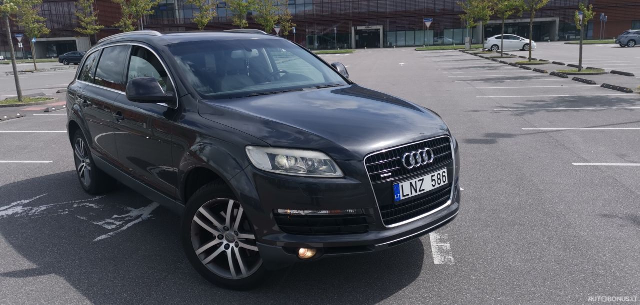 Audi Q7 | 1