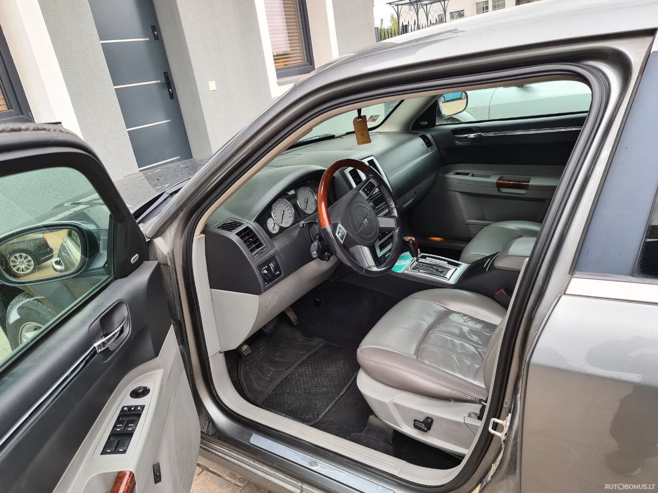 Chrysler 300 C | 7