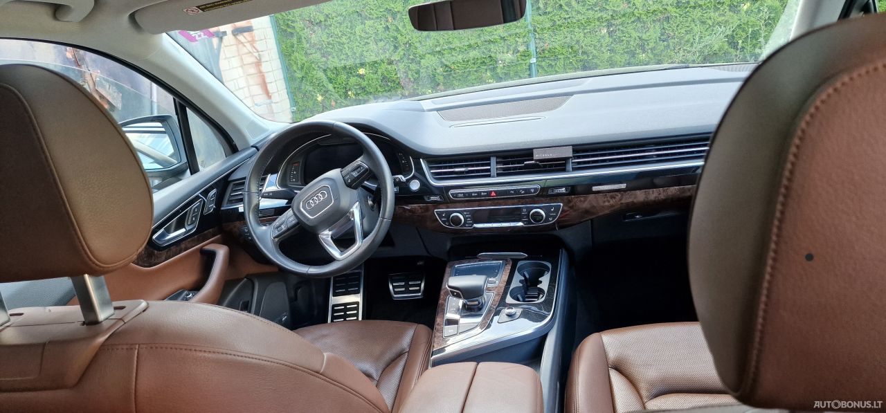 Audi Q7 | 3