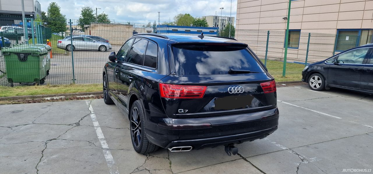 Audi Q7 | 7