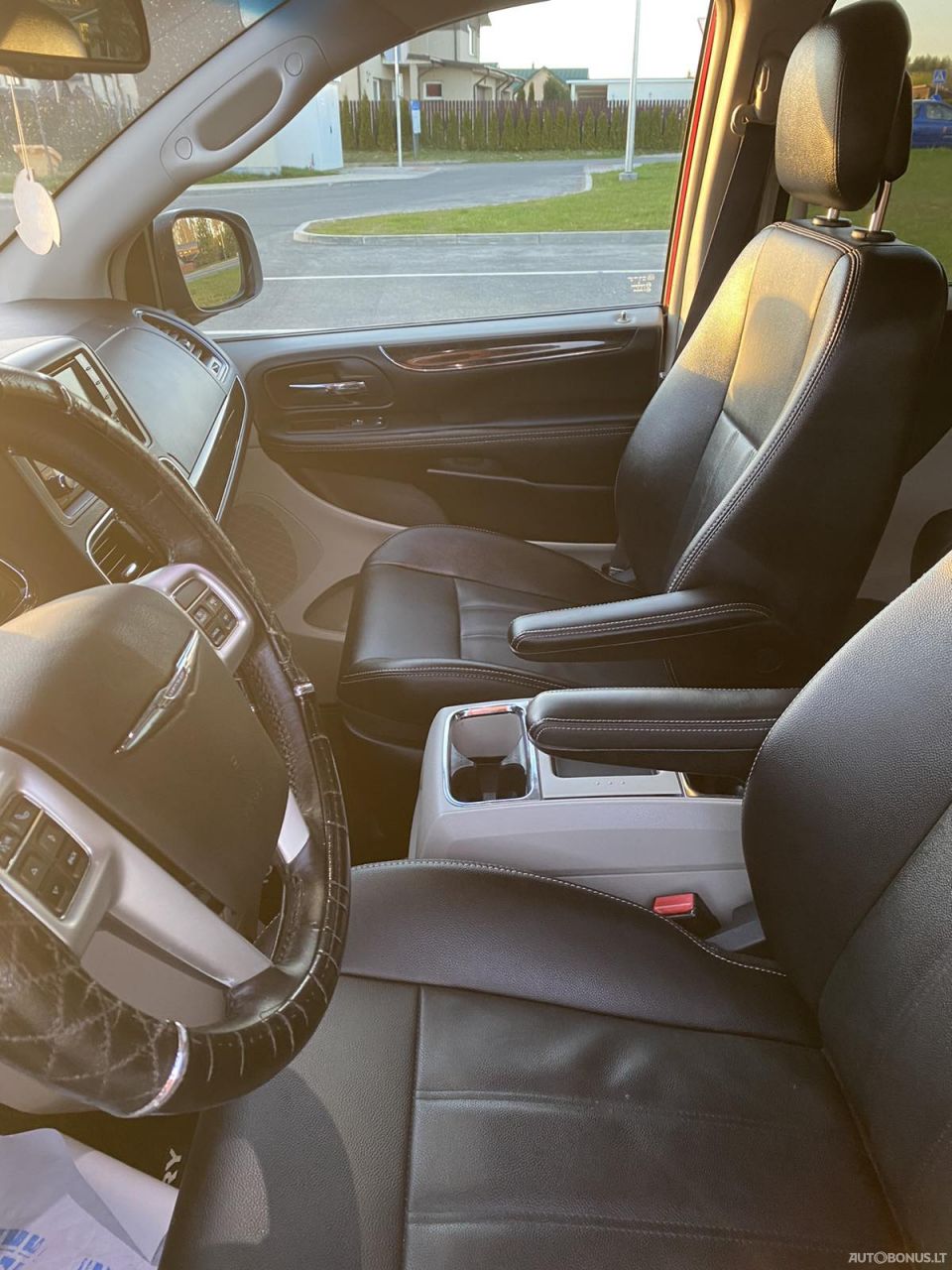 Chrysler Town & Country | 13