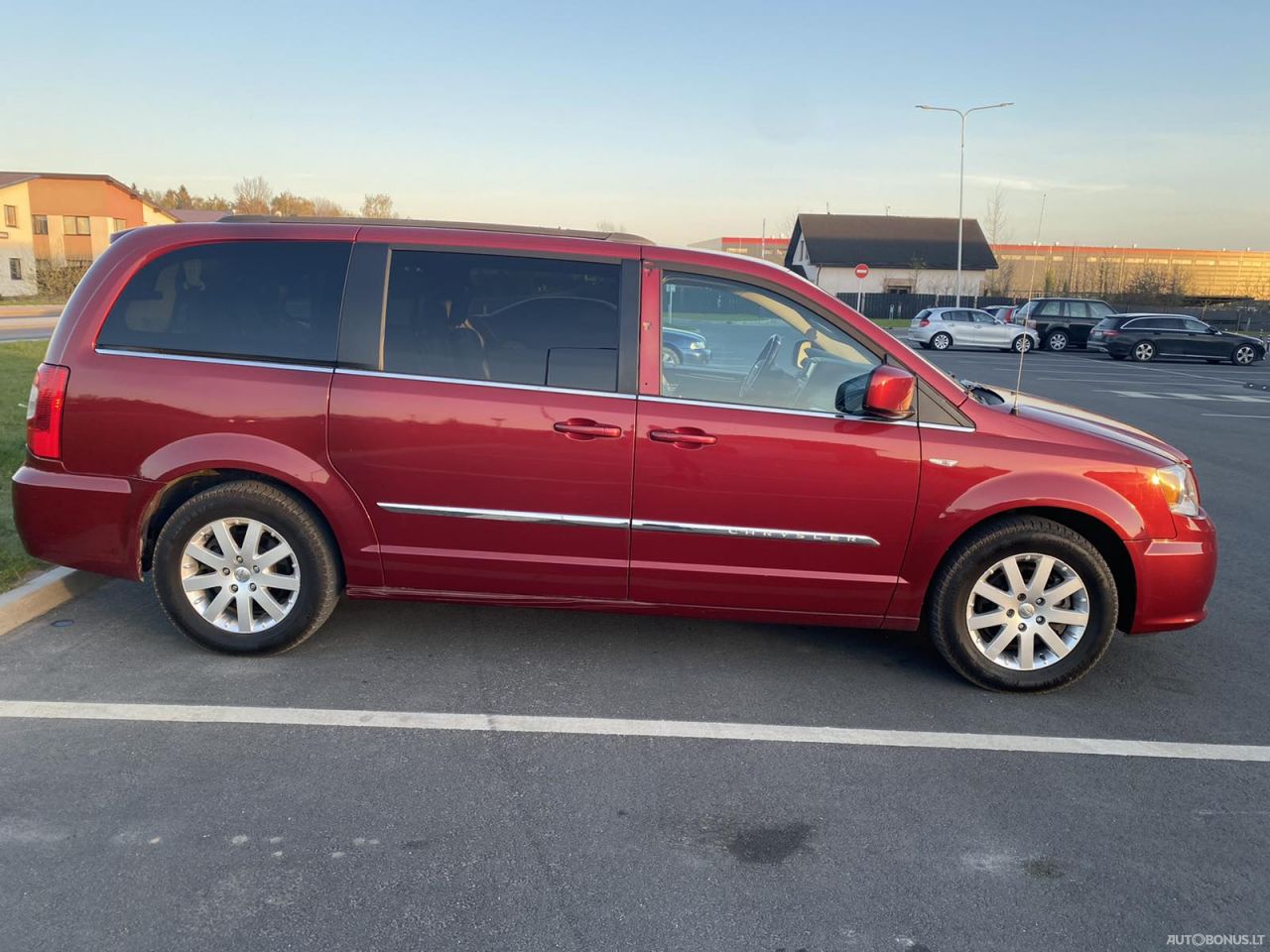 Chrysler Town & Country | 5