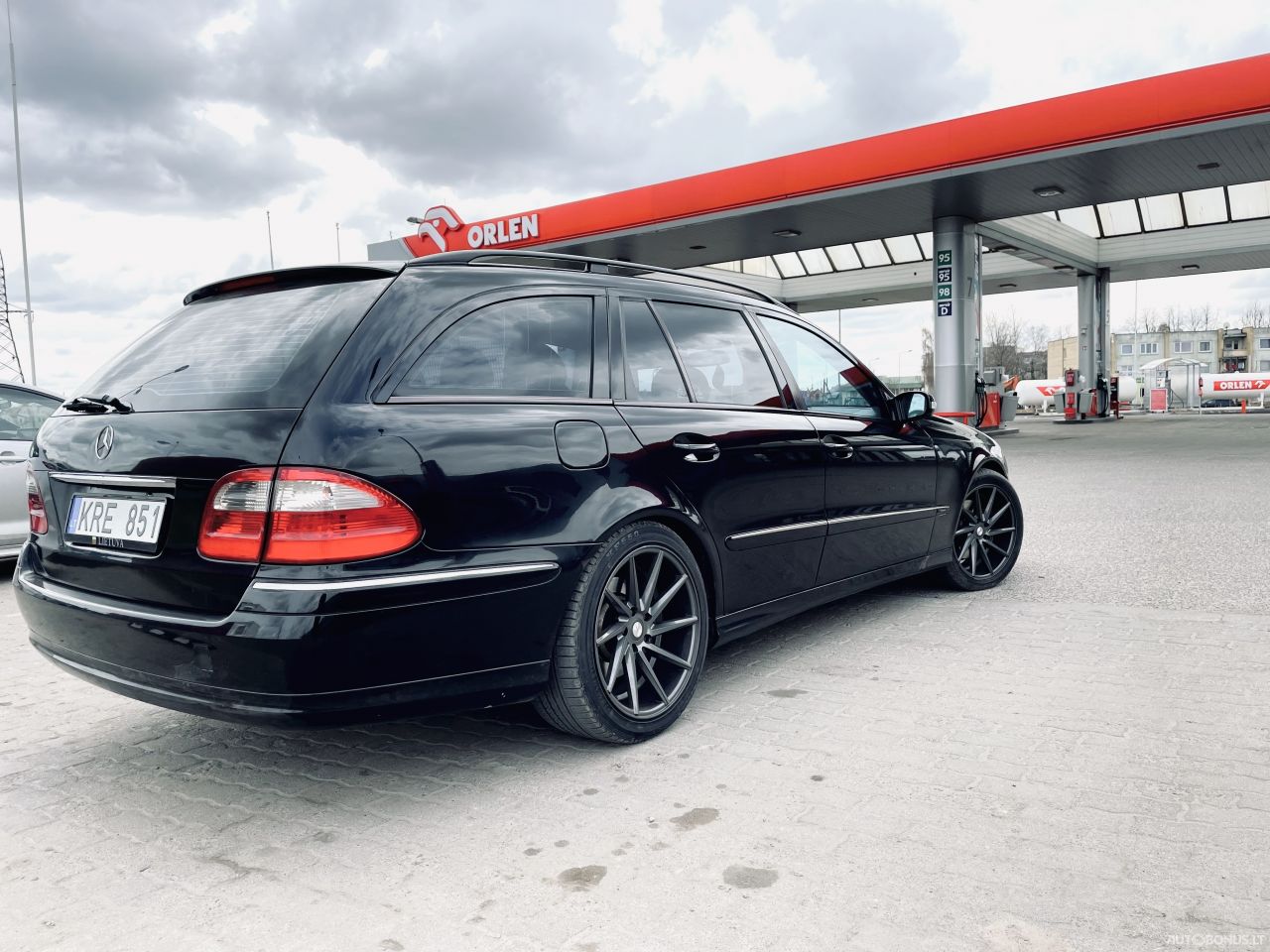Mercedes-Benz E320 | 1