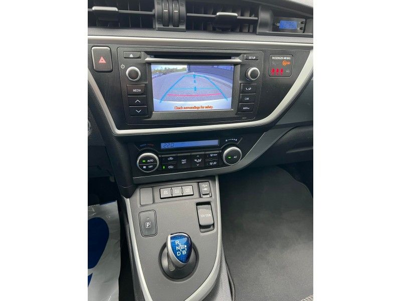 Toyota Auris | 5