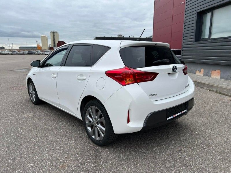 Toyota Auris | 3