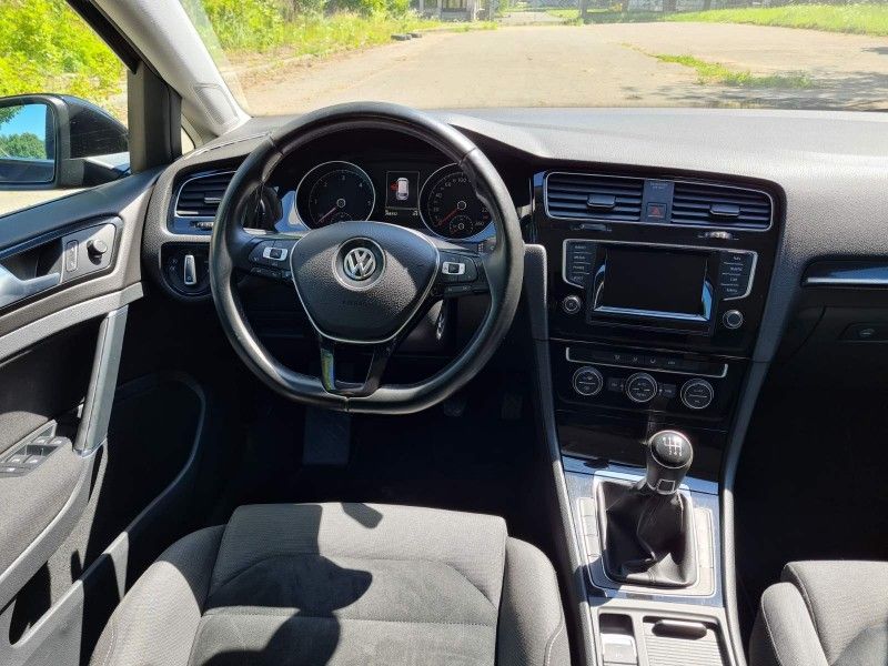 Volkswagen Golf | 4