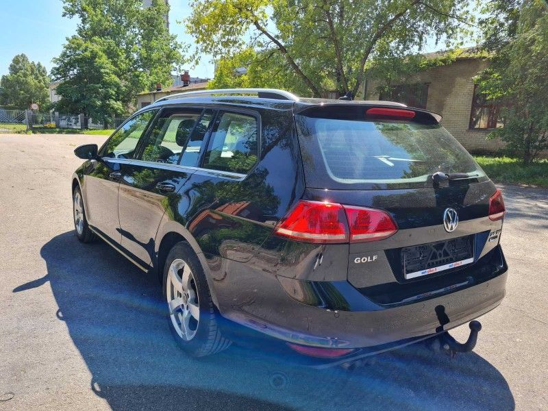 Volkswagen Golf | 3