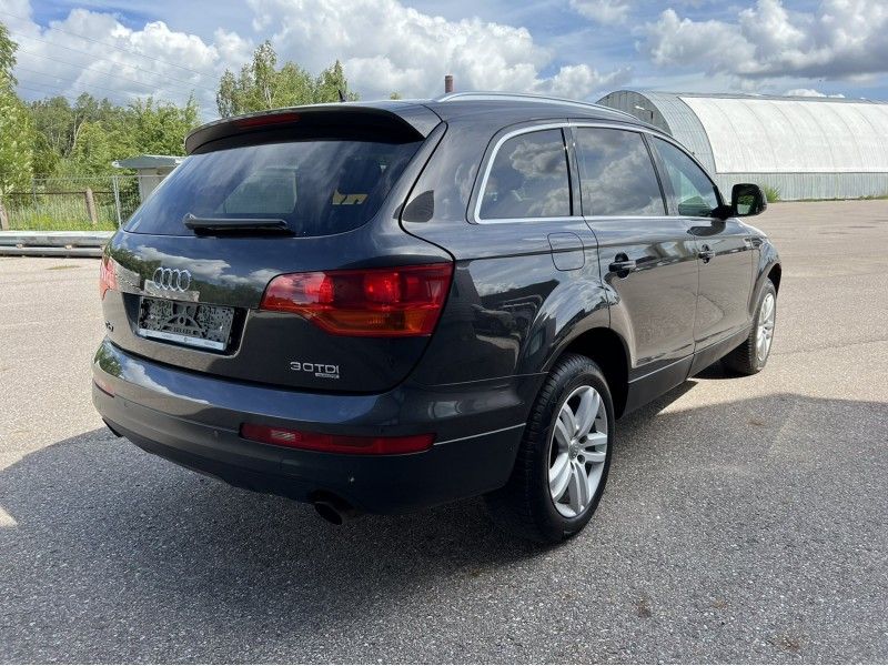 Audi Q7 | 2