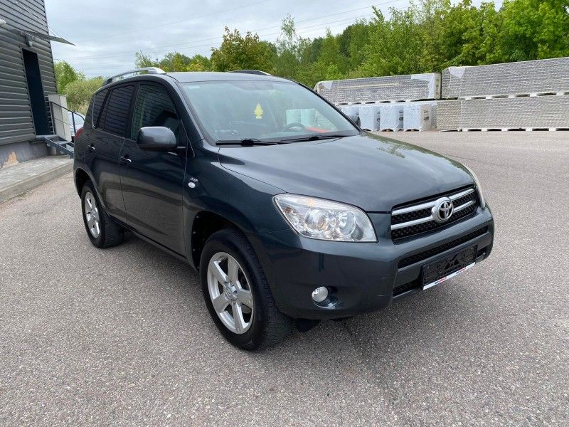 Toyota RAV4 | 1