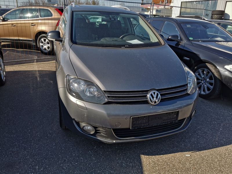 Volkswagen Golf | 3