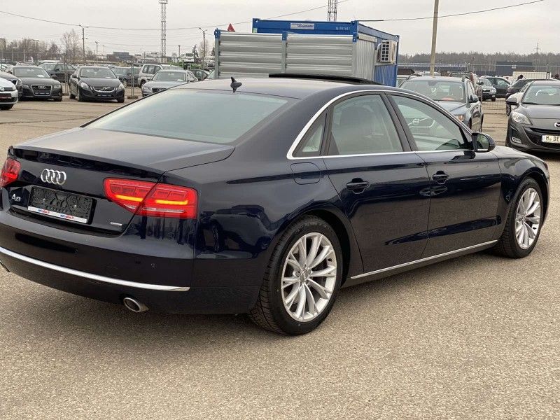 Audi A8 | 8