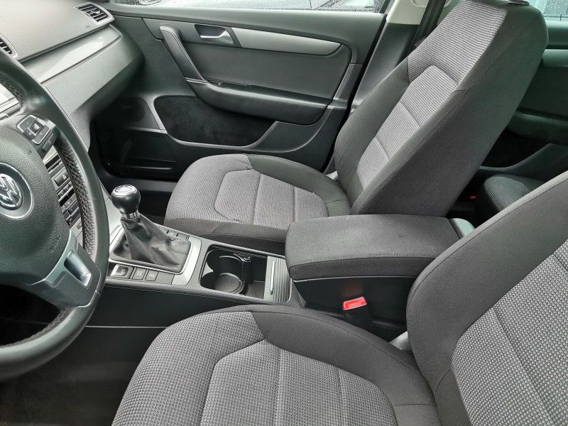 Volkswagen Passat | 12