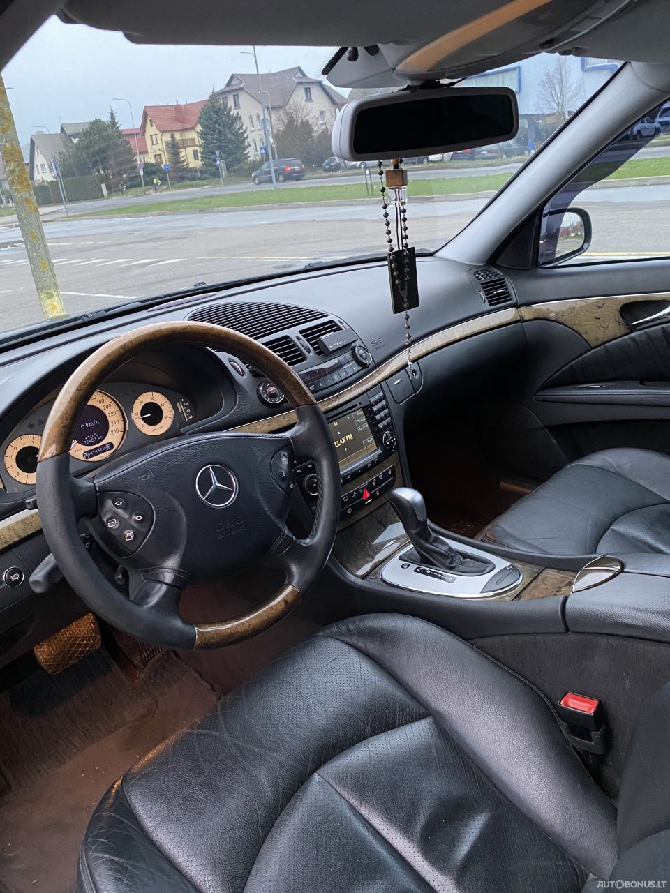 Mercedes-Benz E320 | 12