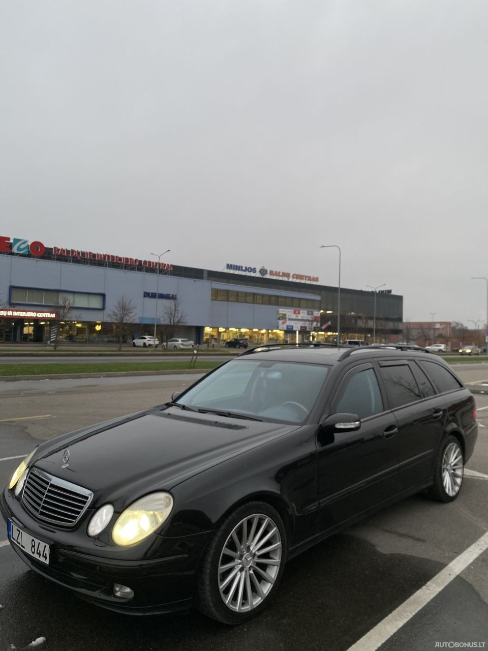 Mercedes-Benz E320 | 3