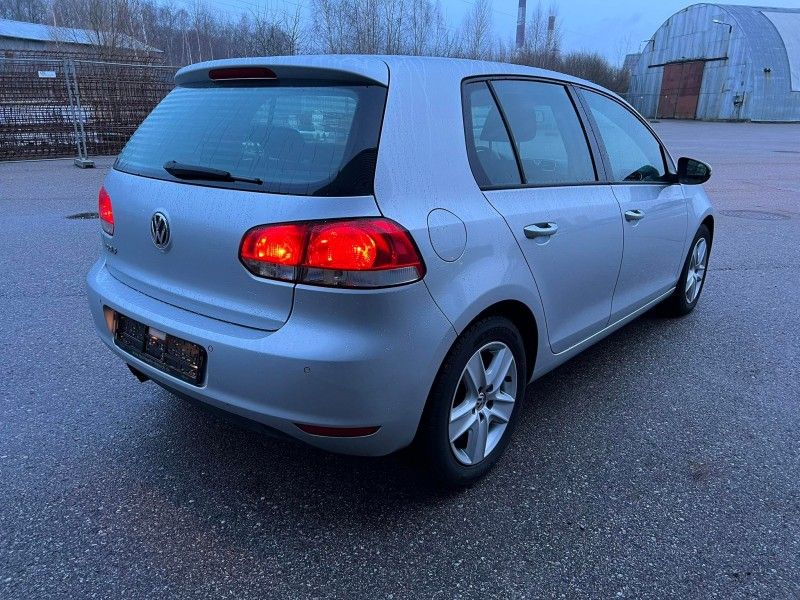 Volkswagen Golf | 2