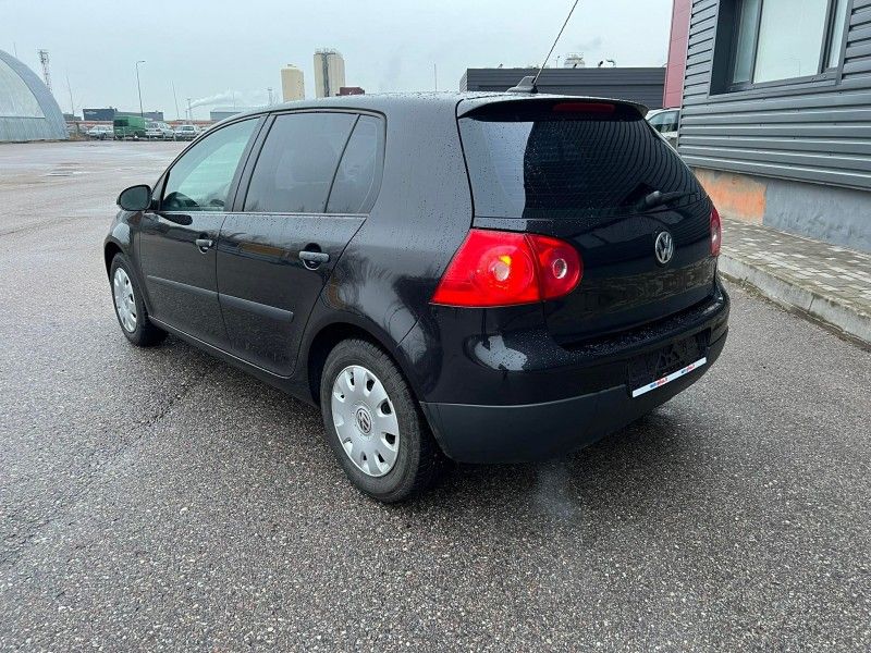 Volkswagen Golf | 2