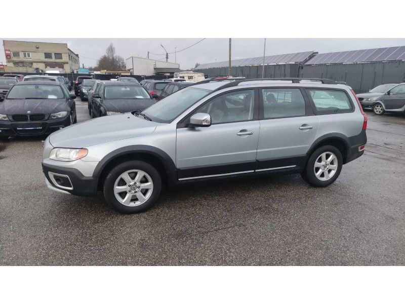 Volvo XC70 | 12