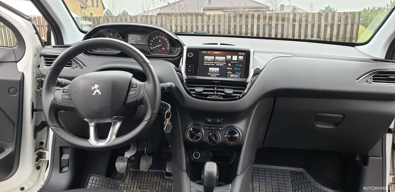 Peugeot 208 | 9
