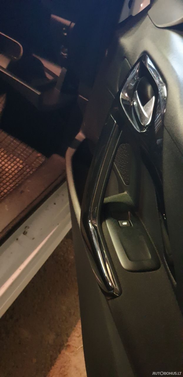 Peugeot 208 | 11