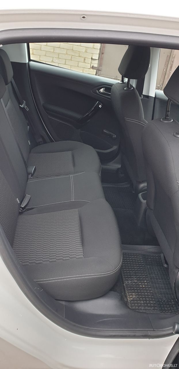 Peugeot 208 | 3