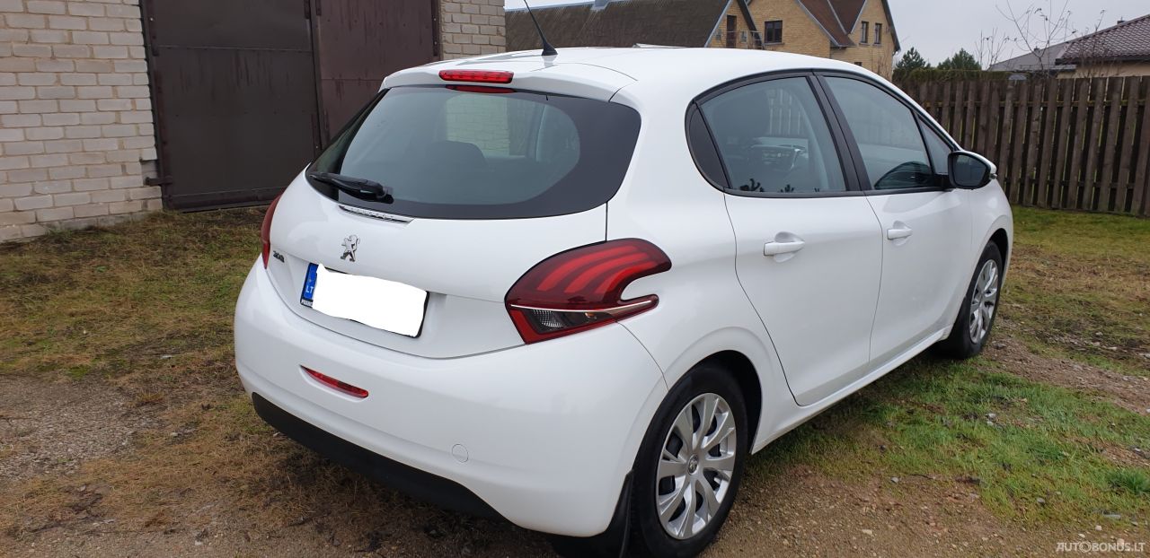Peugeot 208 | 4