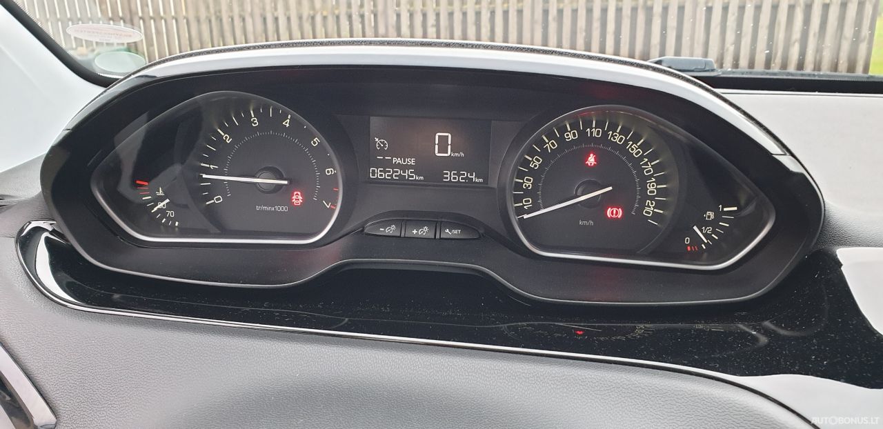 Peugeot 208 | 7