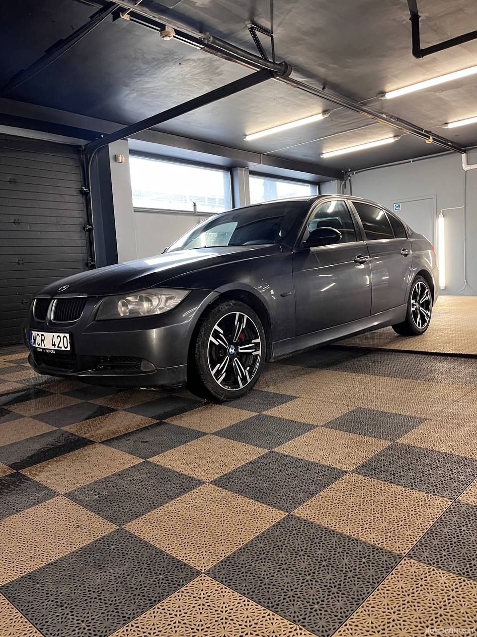 BMW 330 | 1