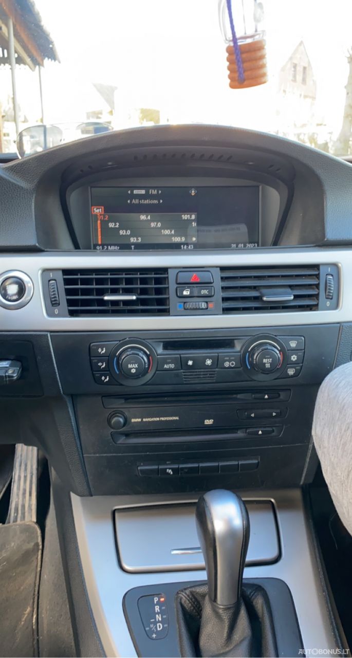 BMW 330 | 6