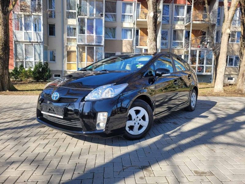 Toyota Prius | 3