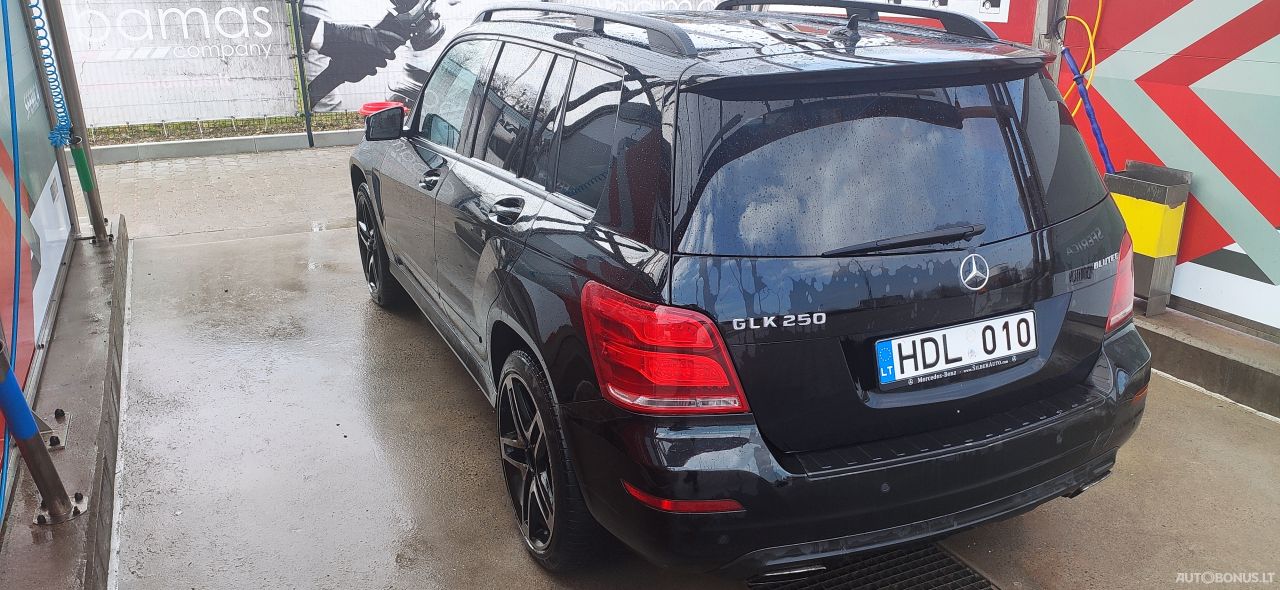 Mercedes-Benz GLK250 | 9