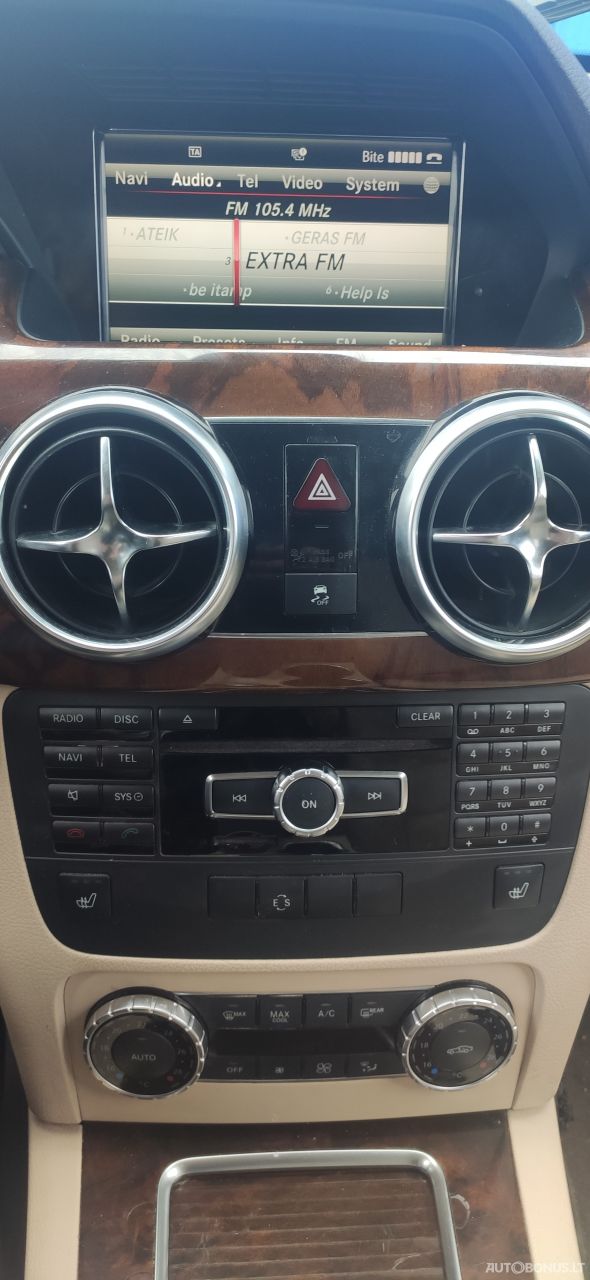 Mercedes-Benz GLK250 | 11