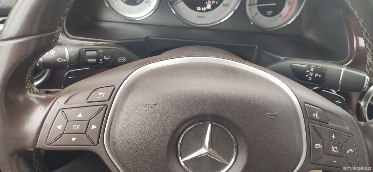 Mercedes-Benz GLK250 | 12