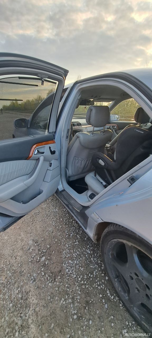 Mercedes-Benz S320 | 10