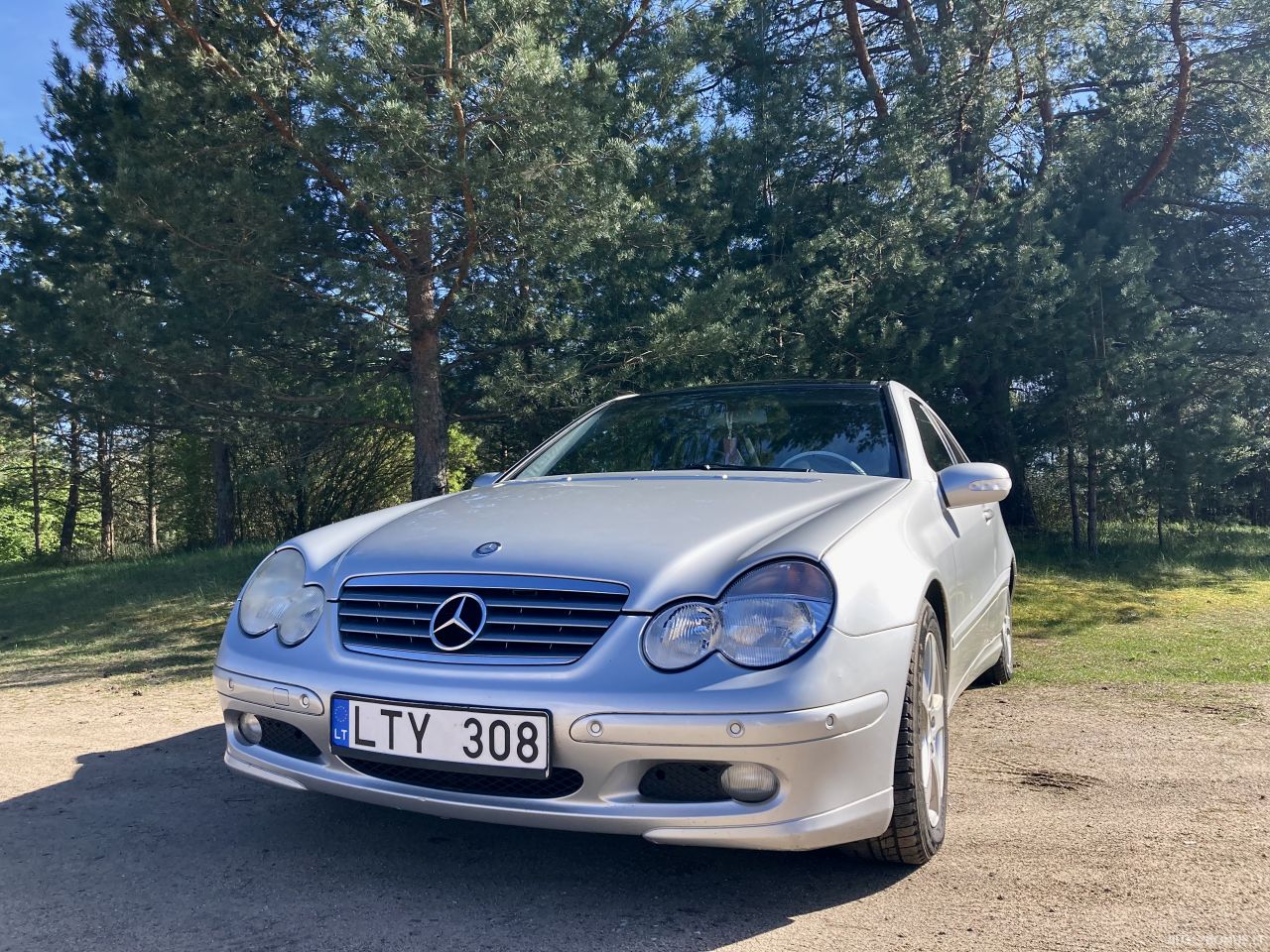 Mercedes-Benz C200 | 1