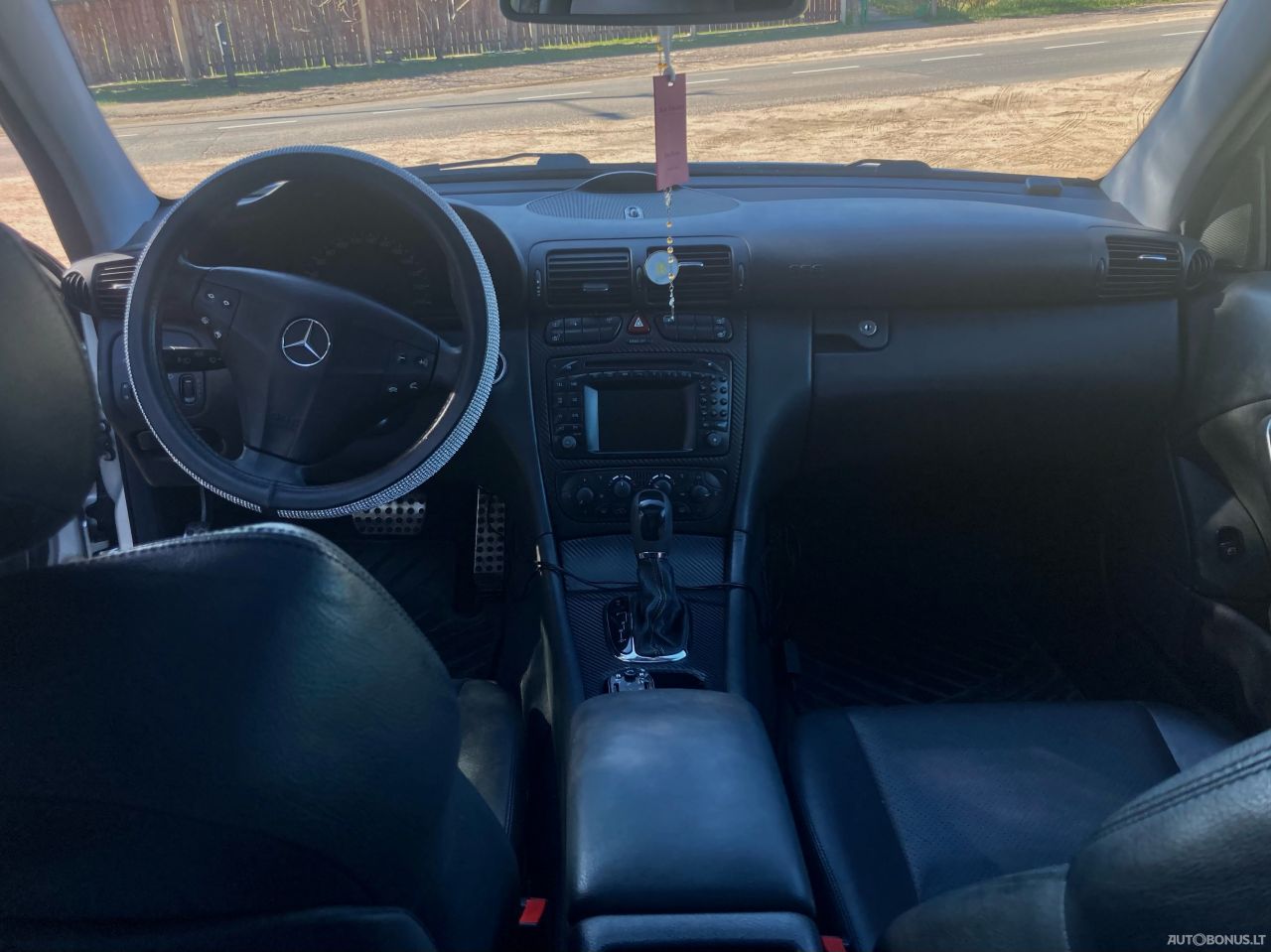Mercedes-Benz C200 | 5