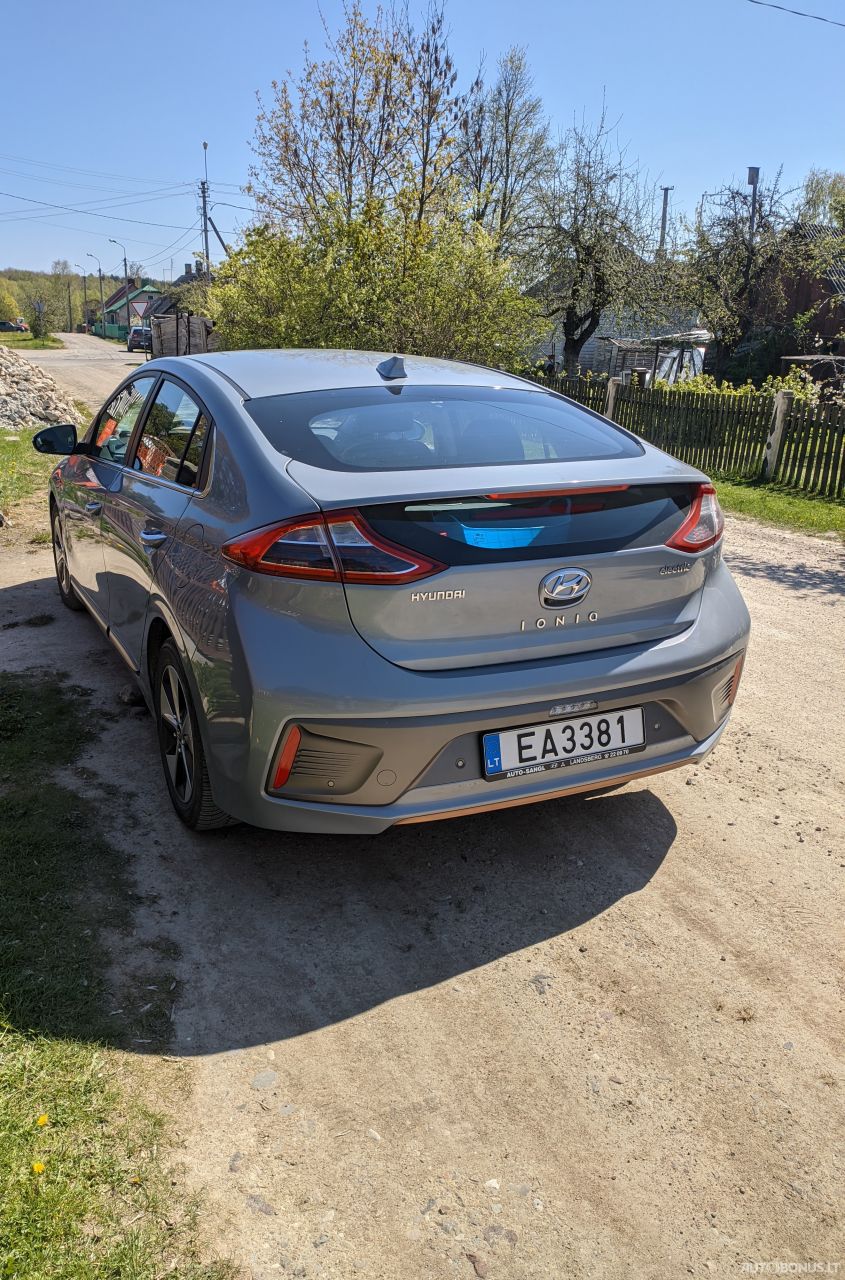 Hyundai IONIQ | 3