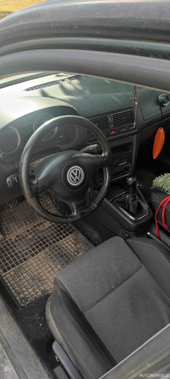 Volkswagen Golf | 2