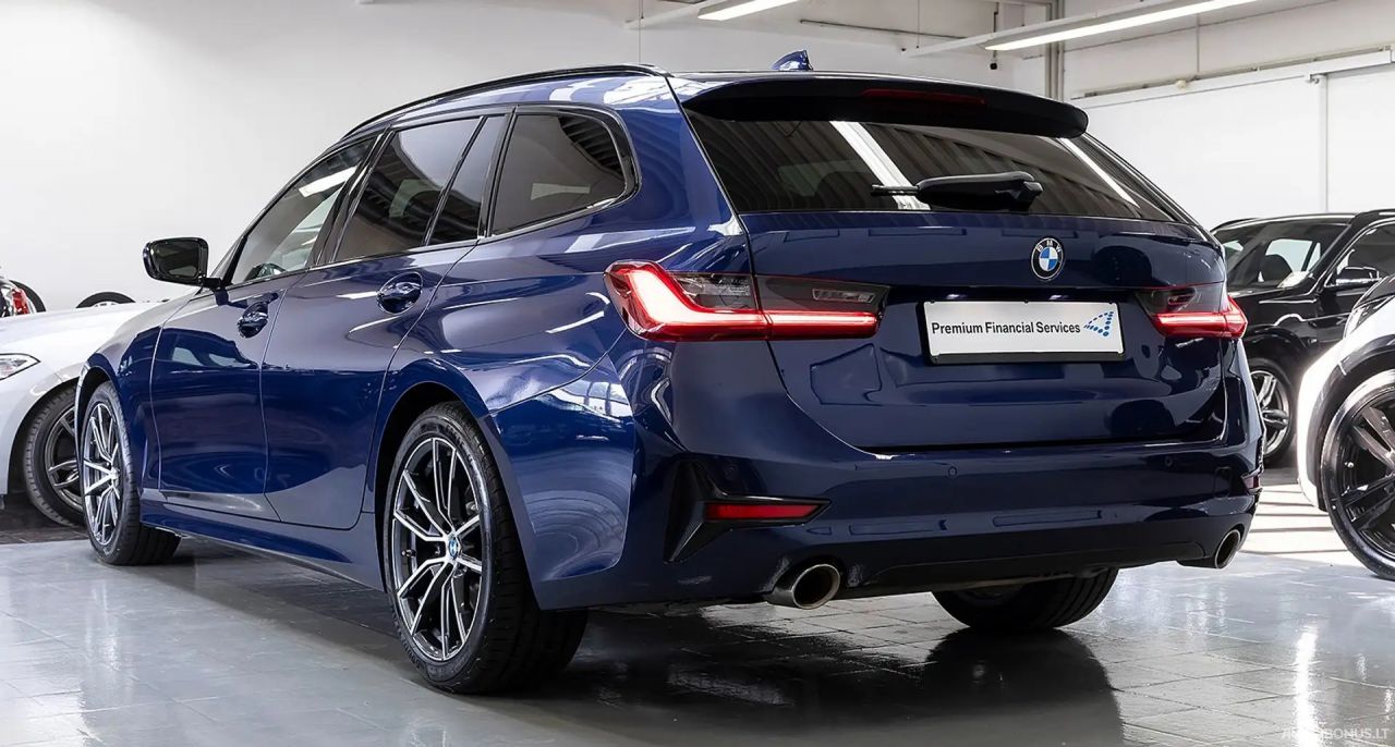 BMW 330 | 18