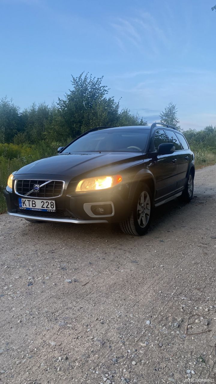 Volvo XC70 | 9