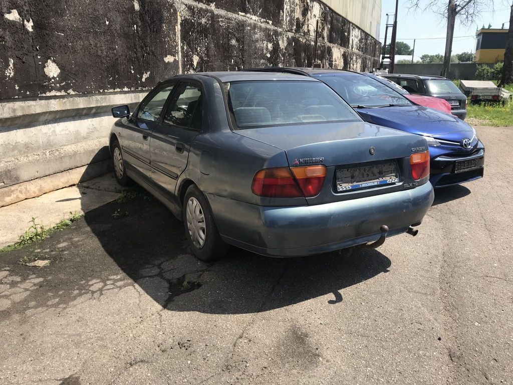 Mitsubishi, Sedanas | 3