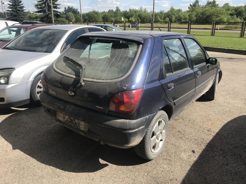 Ford, Hatchback | 3