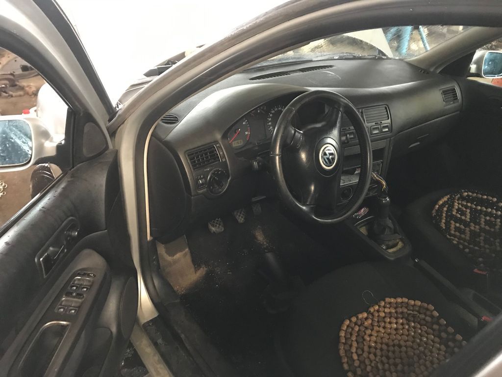 Volkswagen, Saloon | 1