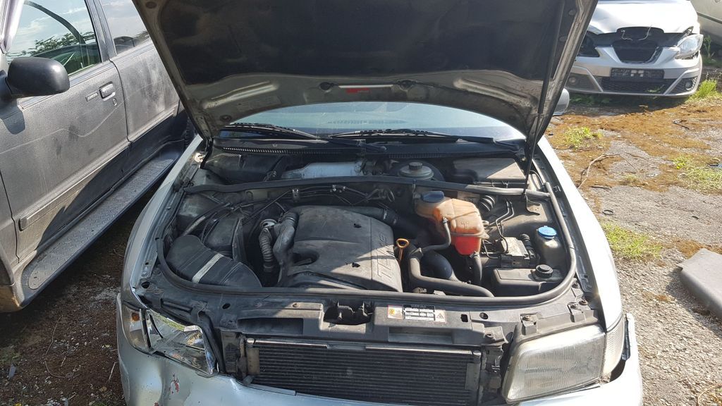 Renault 4, Saloon | 1
