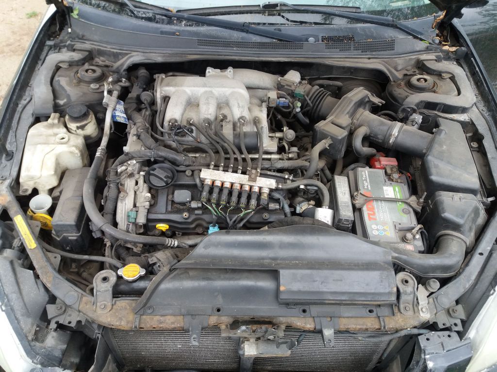 Nissan, Saloon | 2