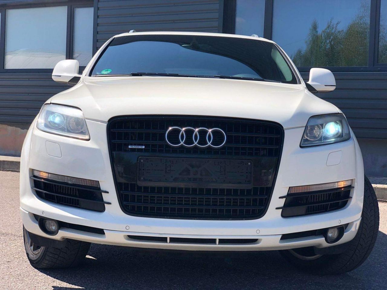Audi Q7 | 8