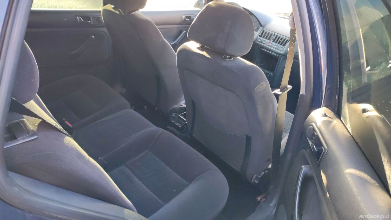 Volkswagen Golf | 2