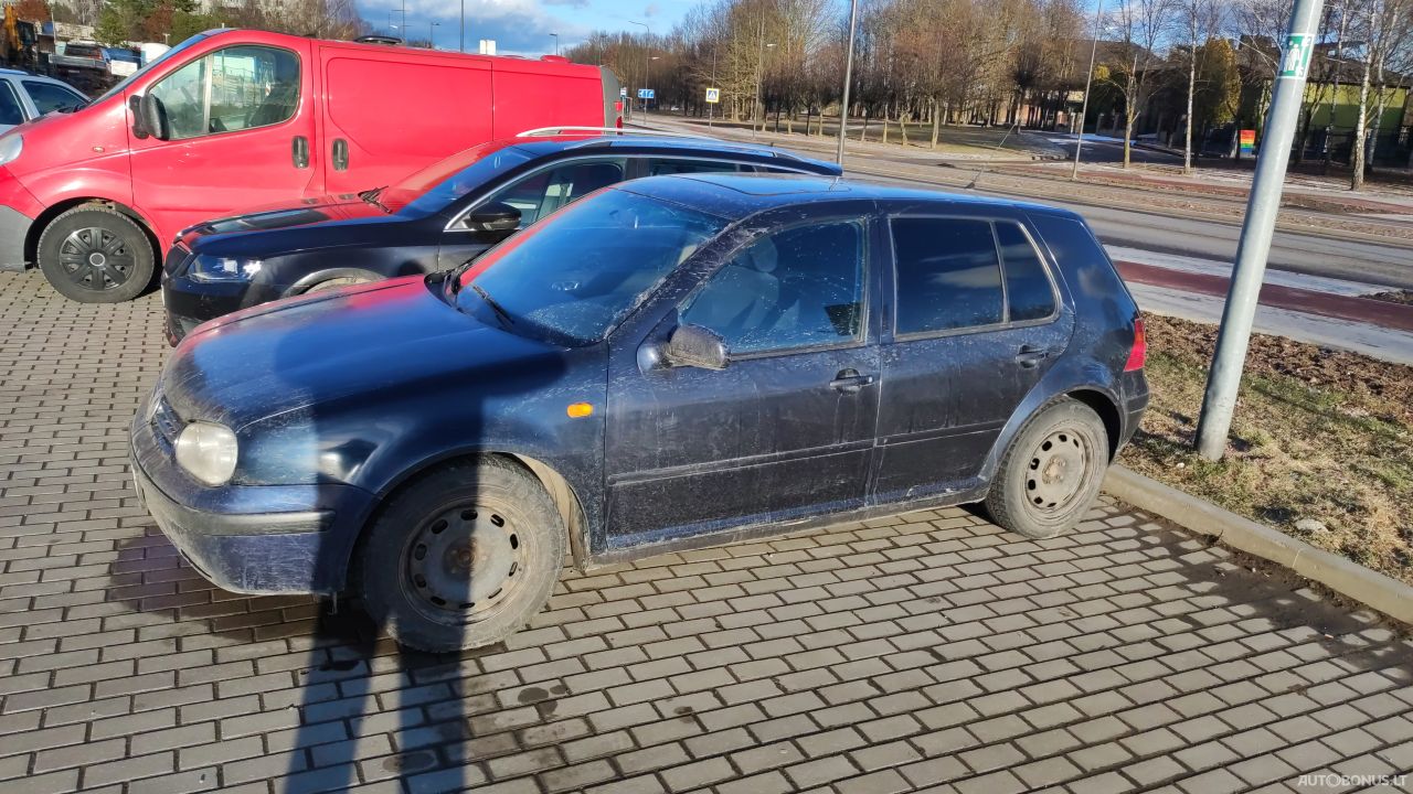 Volkswagen Golf | 3